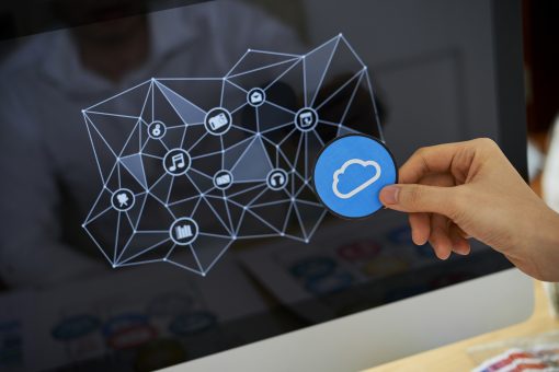 Gelecek Bulutta Değil, Sis’te: Edge Computing Neden Önemli Hale Geldi? designer working on cloud service app 2025 02 25 00 43 10 utc